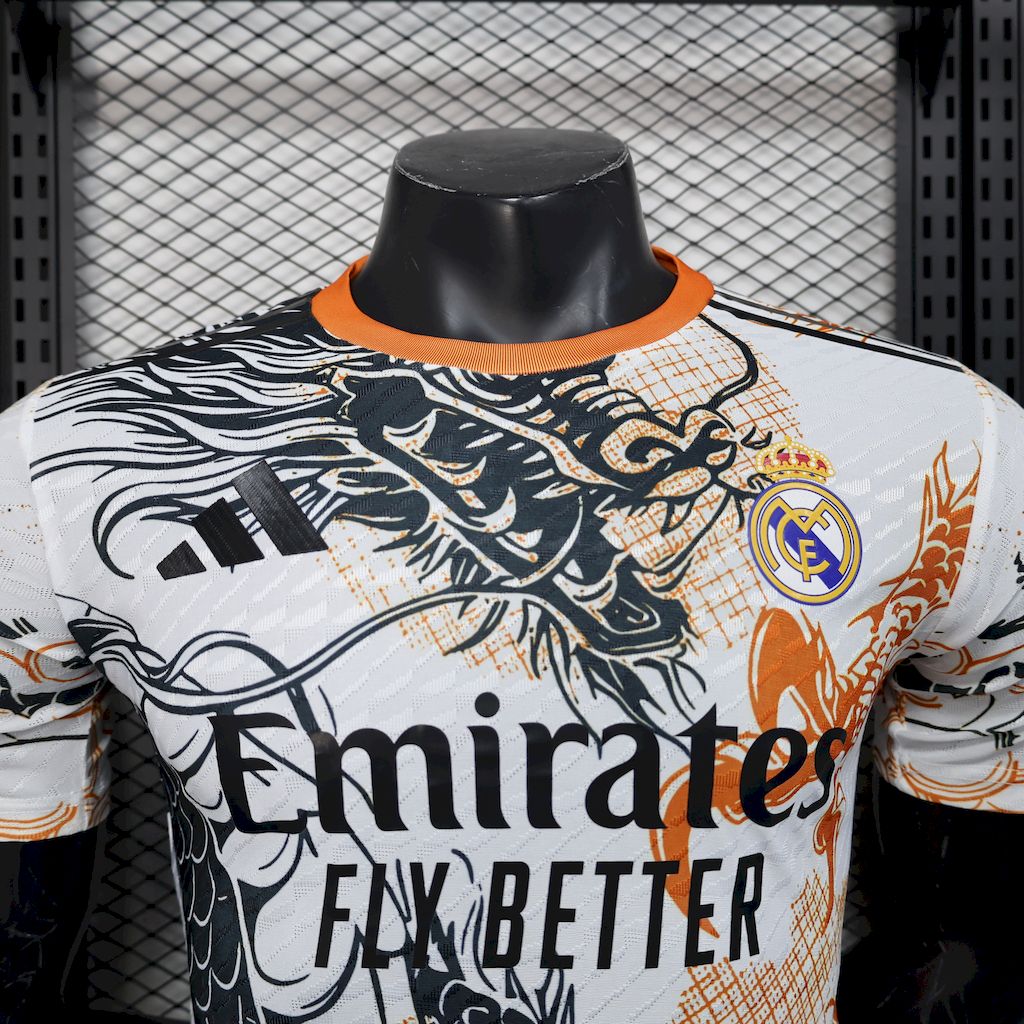 Real Madrid Dragón Negro y Blanco 2025/26 Versión Jugador