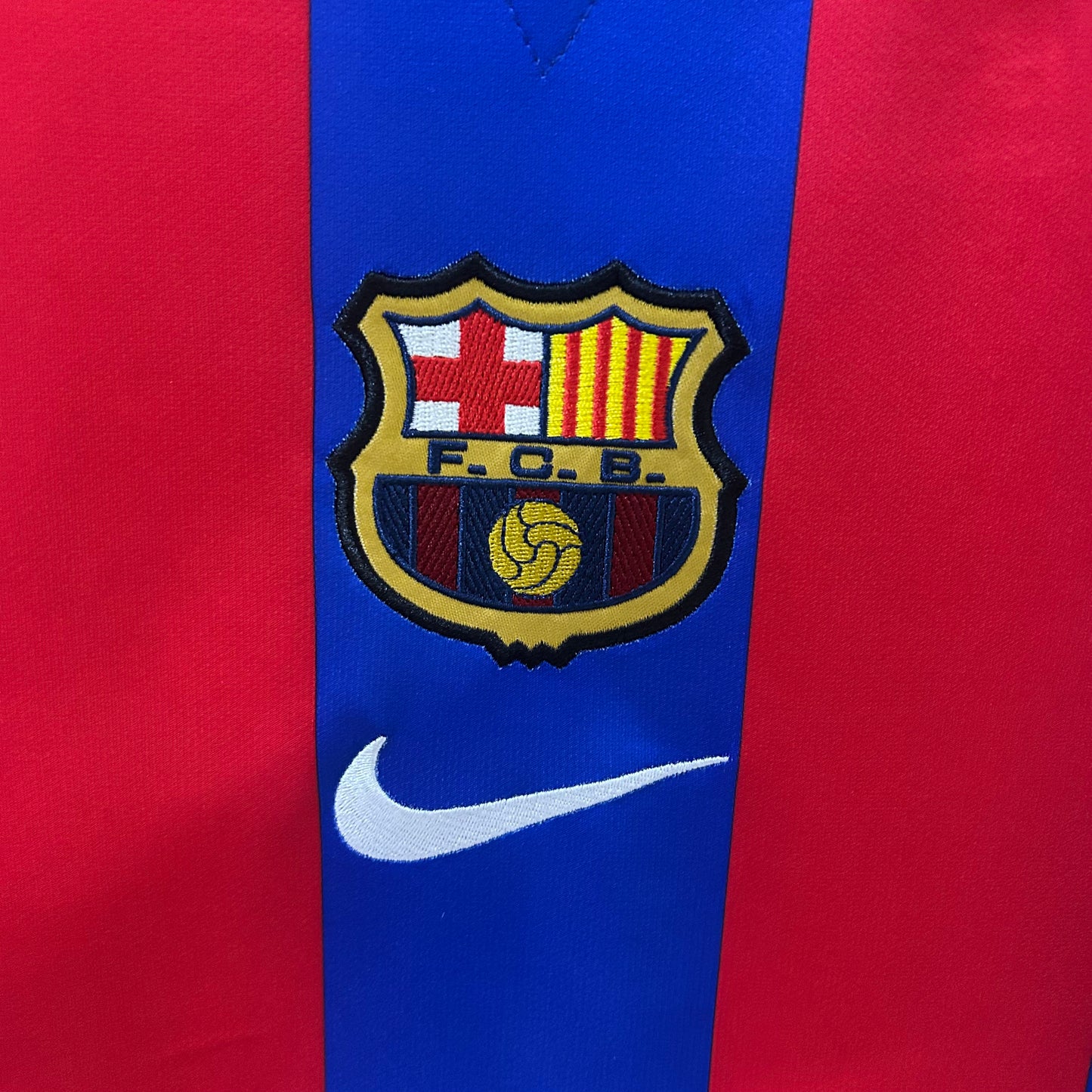 FC Barcelona Local Retro 2001/02 Versión Fan