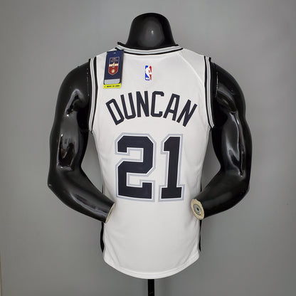 San Antonio Spurs "Connect" Blanca NBA