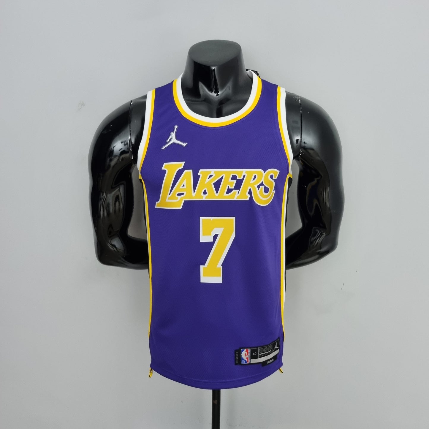 LA Lakers Clásica Morada Jordan 2022/23 Versión Fan