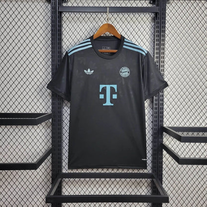 Bayern Munich "Edición Especial Negra" 2024/25 Versión Fan
