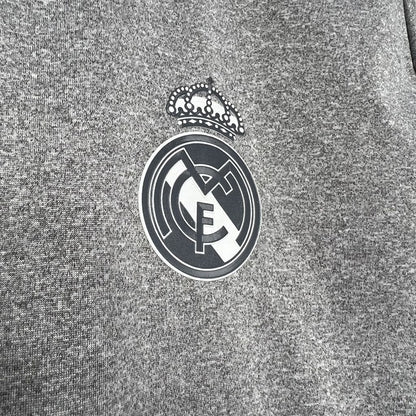 Real Madrid Visita Retro 2015/16 Versión Fan