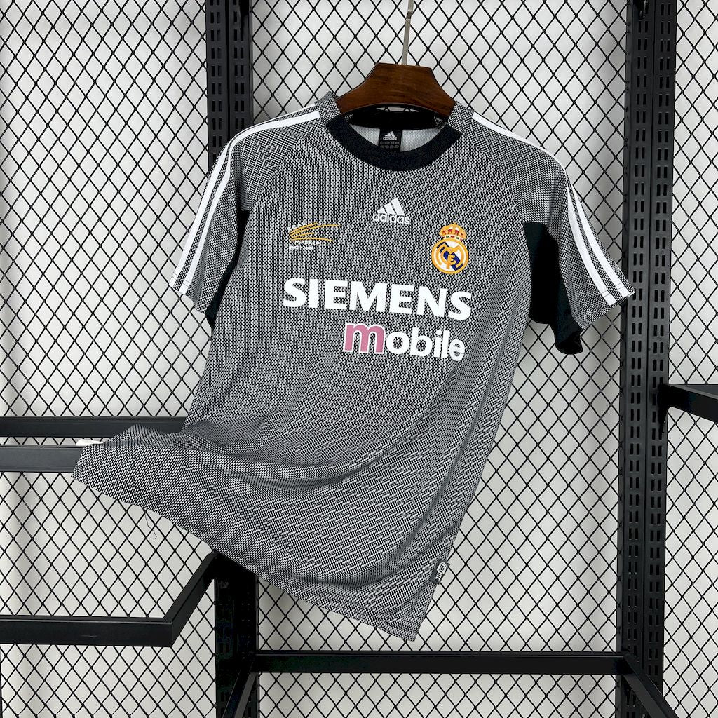 Real Madrid Portero Retro 2002/03 Versión Fan