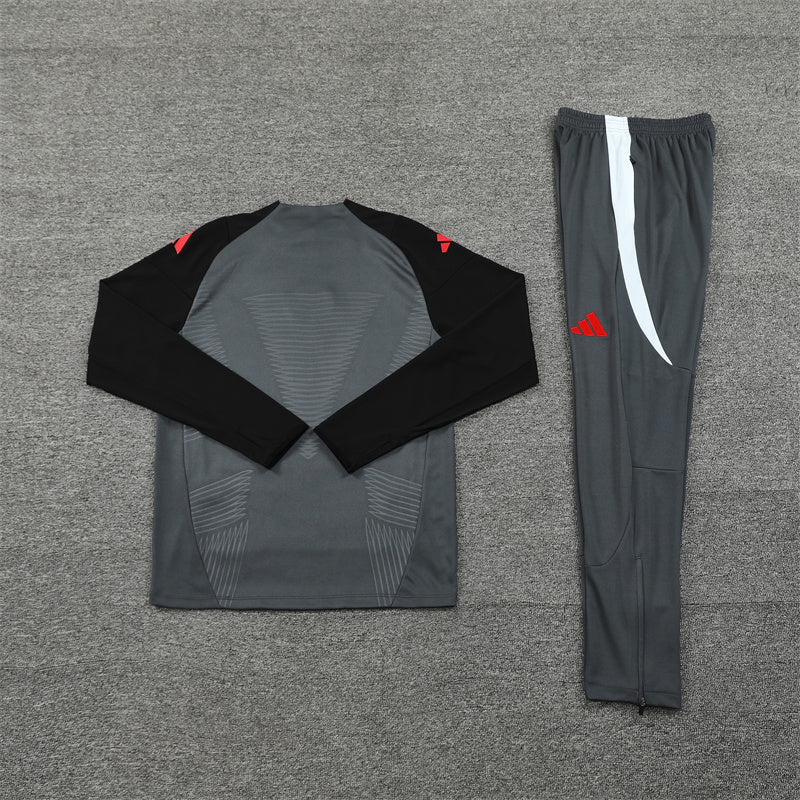 Buzo Completo Manchester United Gris Diseño Rojo