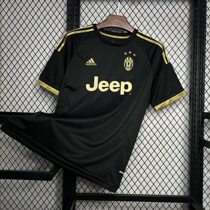 Juventus Tercera Retro 2015/16 Versión Fan