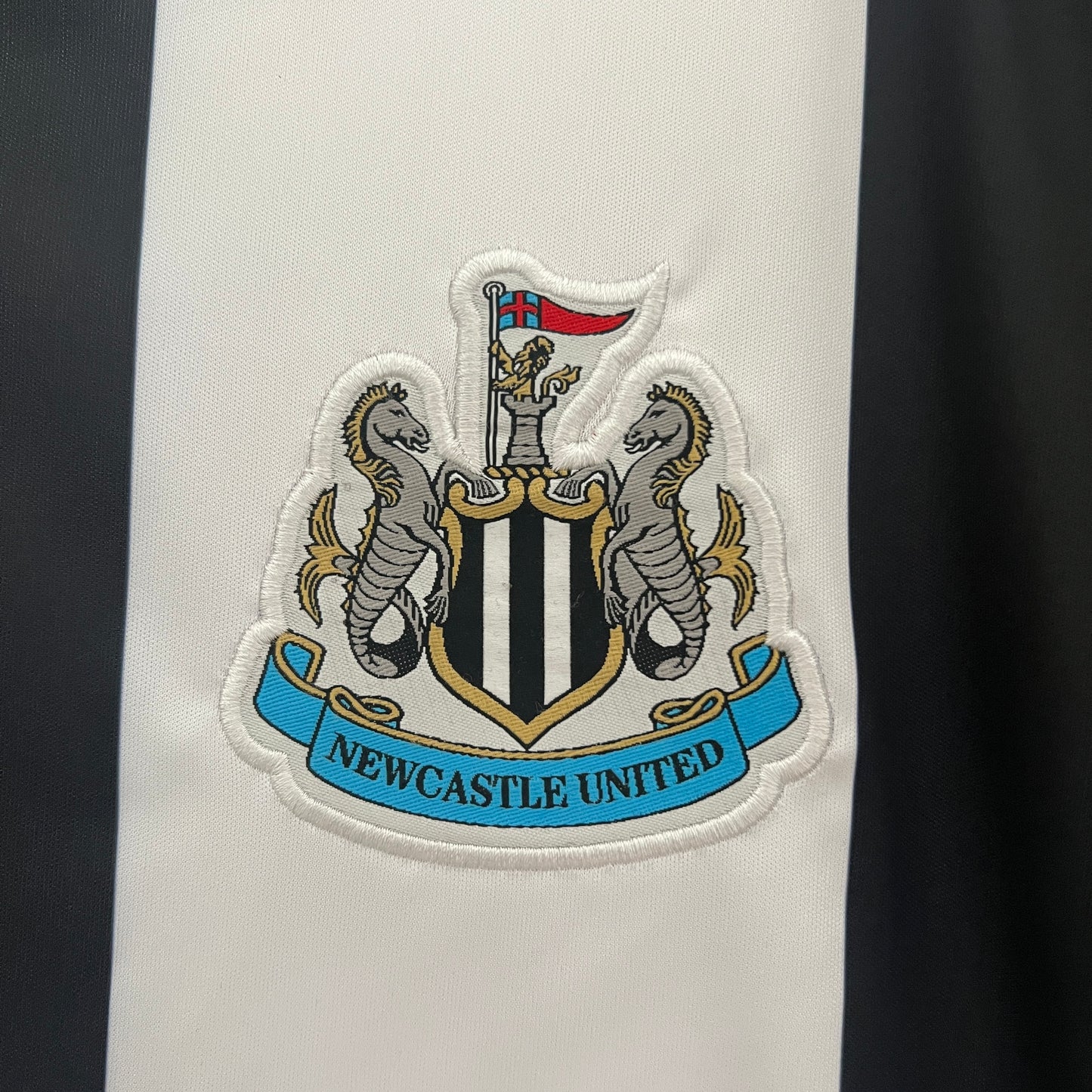 Newcastle United Local 2024/25 Versión Fan