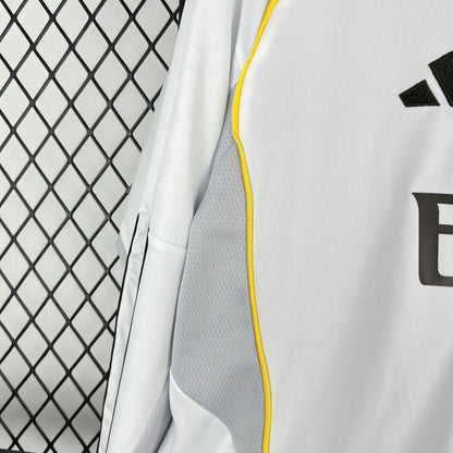 Real Madrid Manga Larga Local 2025/26 Versión Fan