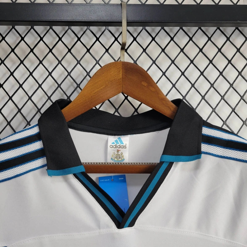 Newcastle Visita Retro 1999/00 Versión Fan