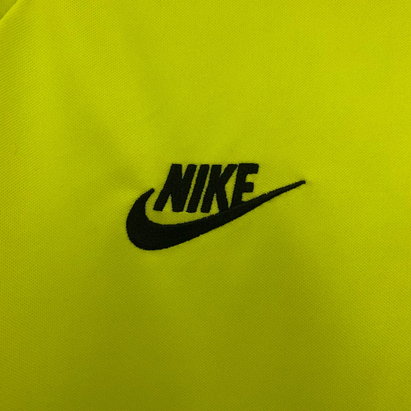 Borussia Dortmund Local Retro 1995/96 Versión Fan