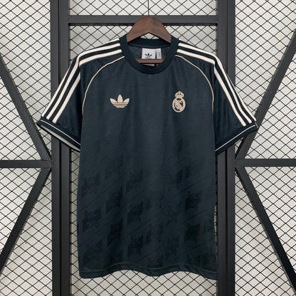 Real Madrid Edición Especial Negra 2024/25 Versión Fan
