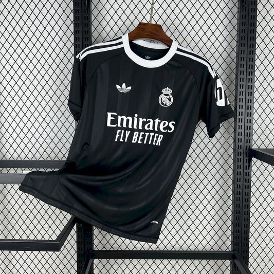 Real Madrid Entrenamiento Negro 2025/26 Versión Fan