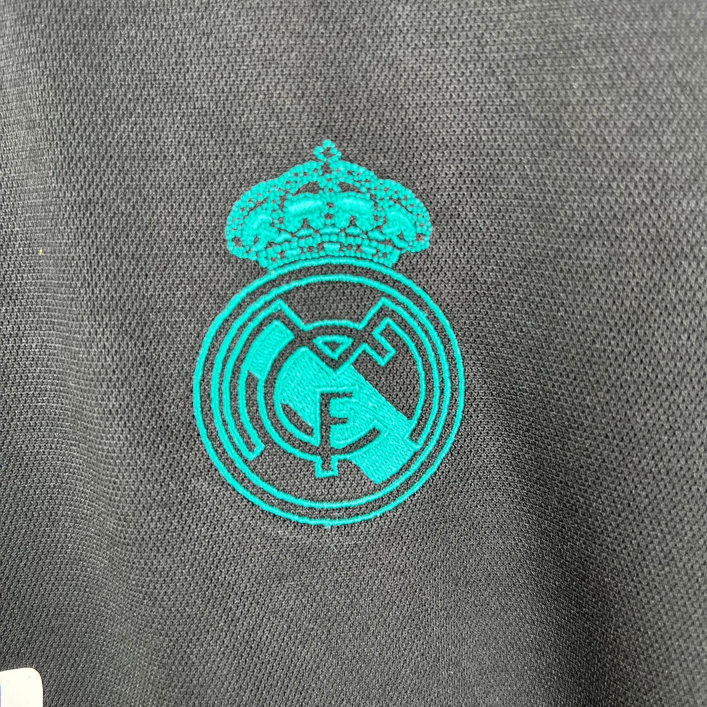 Real Madrid Visita Retro 2017/18 Versión Fan