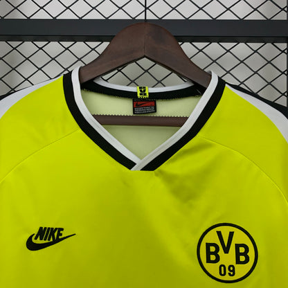 Borussia Dortmund Local Retro 1995/96 Versión Fan