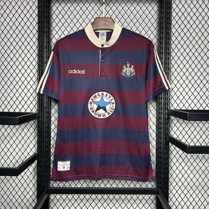 Newcastle Visita Retro 1995/96 Versión Fan