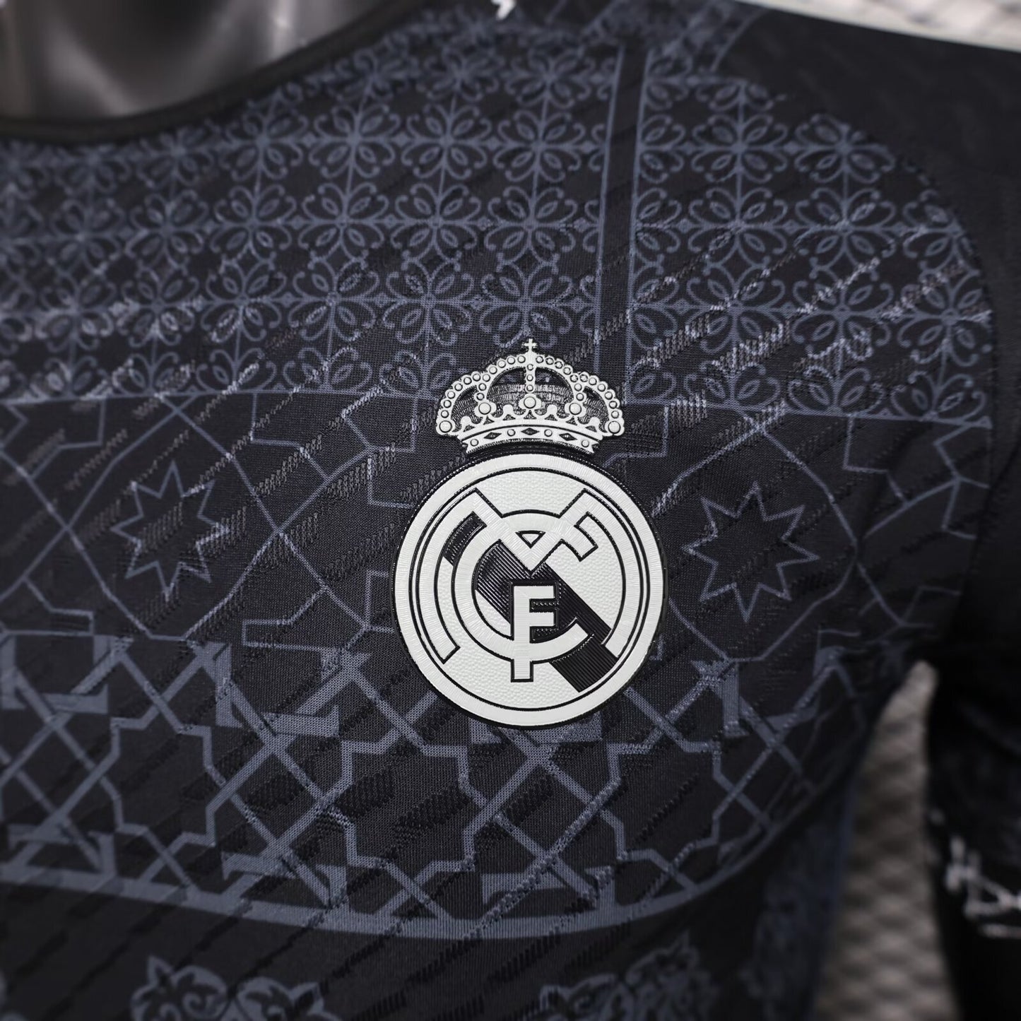 Real Madrid Edición Especial Negra 2024/25 Versión Jugador