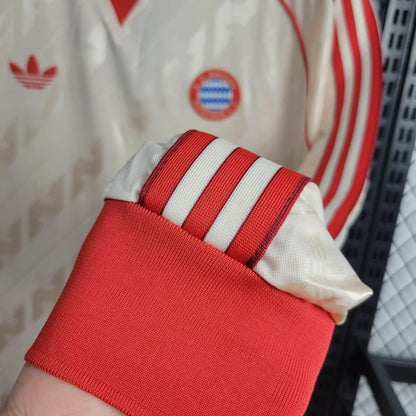 Bayern Munich Edición Retro 2024/25 Versión Fan Manga Larga