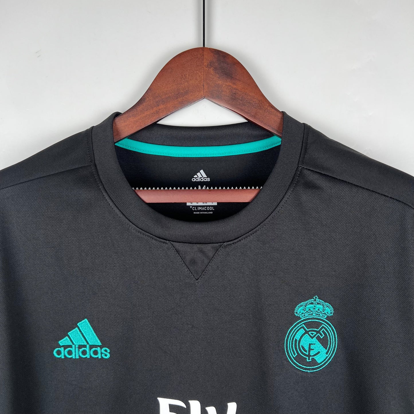 Real Madrid Visita Retro 2017/18 Versión Fan