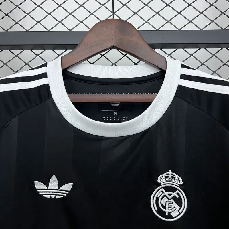 Real Madrid Edición Especial Negra 2025/26 Versión Fan
