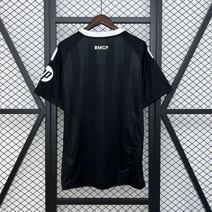 Real Madrid Edición Especial Negra 2025/26 Versión Fan