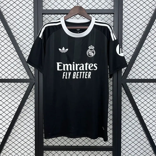 Real Madrid Edición Especial Negra 2025/26 Versión Fan