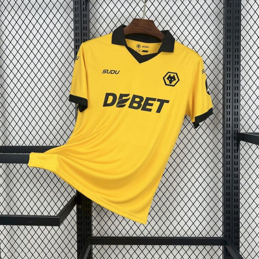 Wolves Local 2025/26 Versión Fan