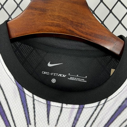 Brasil Cristo Redentor Purpura Oscuro 2025/26 Versión Fan