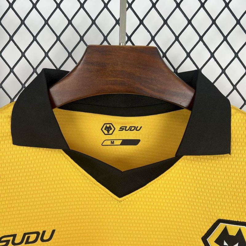 Wolves Local 2025/26 Versión Fan