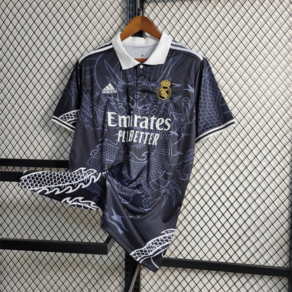 Real Madrid Edición Especial Dragón Negro 2023/24 Versión Fan