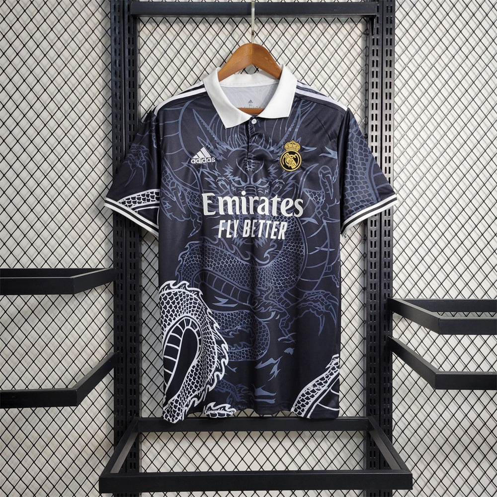 Real Madrid Edición Especial Dragón Negro 2023/24 Versión Fan