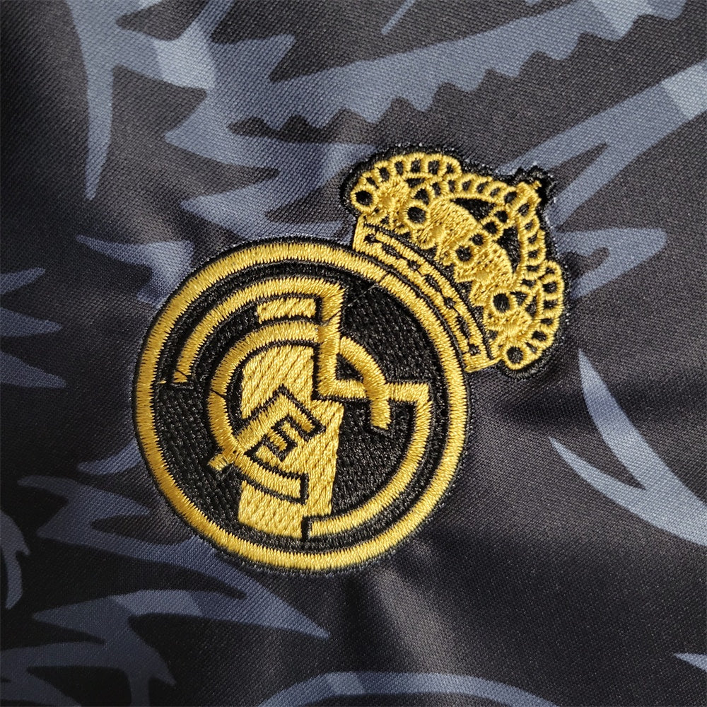 Real Madrid Edición Especial Dragón Negro 2023/24 Versión Fan